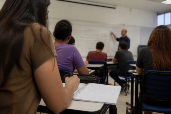 Unespar oferece cursinho gratuito para Enem e Vestibular 2027 em Paranavaí