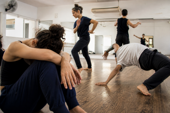 Arapongas abre inscrições para oficina de técnica teatral no Tangará em Cena