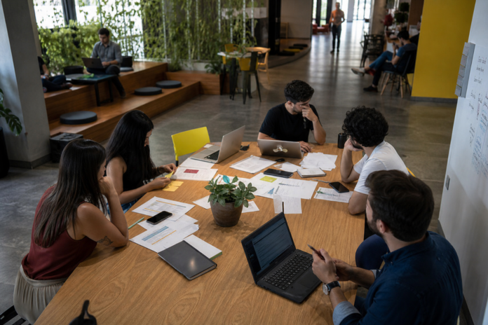 Paranaguá constrói rede de inovação com universidades, empresas e poder público