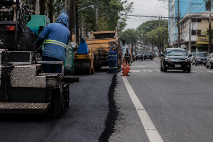 Rua Major Heitor Guimarães em Curitiba terá duas faixas bloqueadas por 30 dias