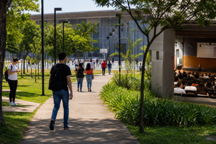 Unicentro promove Outubro Rosa com caminhada e atividades de saúde em Guarapuava