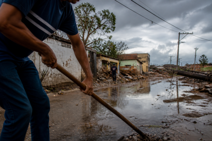 Paraná tem 24 mil afetados por temporais, chuva volta a partir de quinta