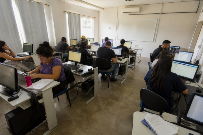 Guaíra abre 40 vagas para curso gratuito de Auxiliar Administrativo