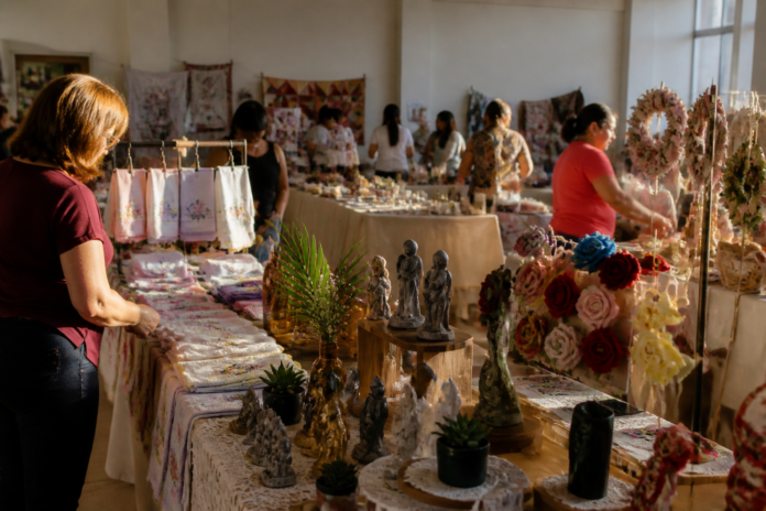 Feira de Artes reúne mais de 20 artesãs em Paranaguá nesta quinta-feira (17)