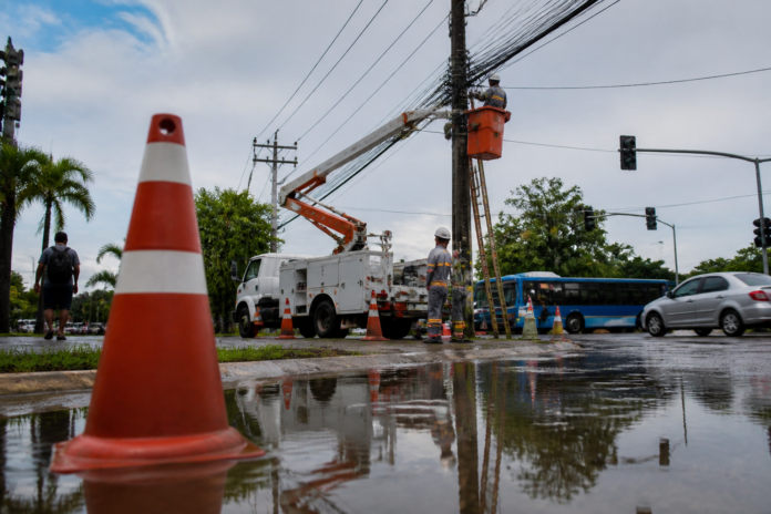 Ibiporã regulariza cabos de telecomunicações na Avenida Santos Dumont até sexta