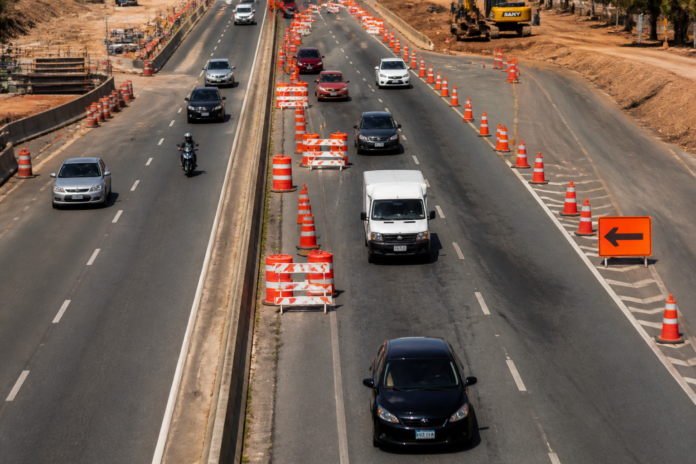 BR-277 e Estrada da Ribeira têm bloqueios e obras
