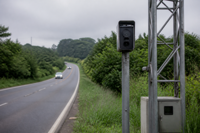 Paraná testa radares de velocidade média em 13 rodovias