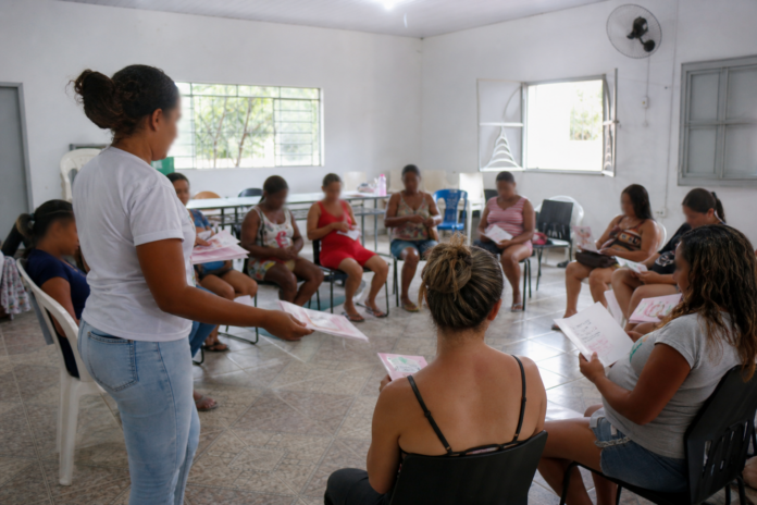 Paranaguá promove roda de conversa sobre gestação com parteira tradicional