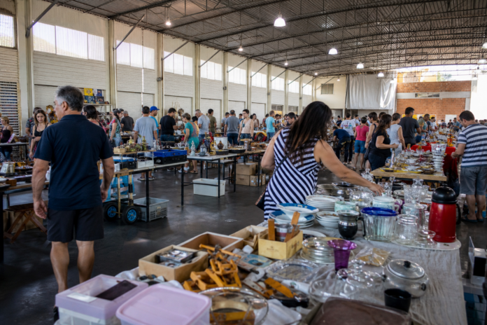 Bazar solidário em Toledo arrecada para projeto que acolhe crianças no Senegal