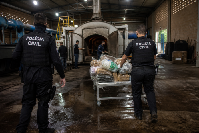 Polícia Federal incinera 10,5 toneladas de drogas em Foz do Iguaçu