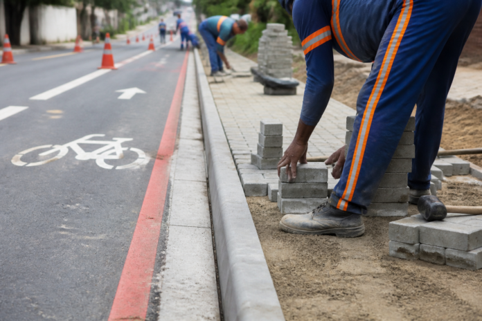 São José dos Pinhais investe em calçadas e ciclovia na Rua Antônio Zaramella