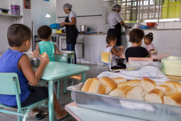 Pães de pequenos empreendedores chegam aos CMEIs de Pontal do Paraná