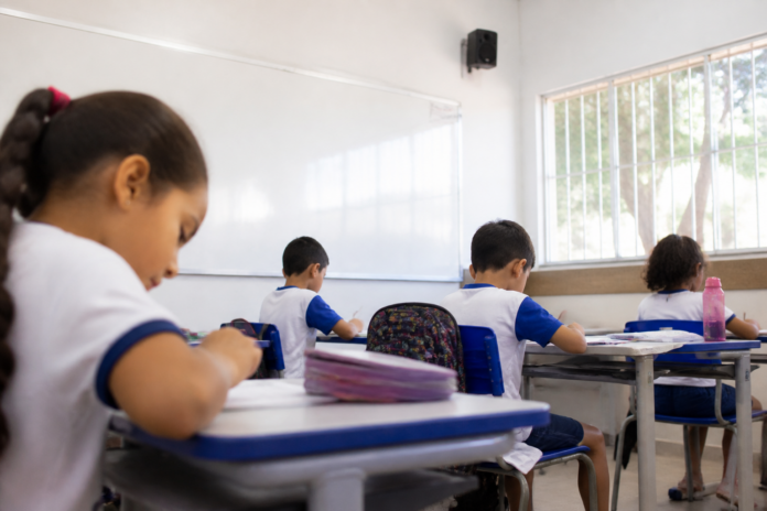 Cianorte substitui sirenes por músicas nas 15 escolas municipais para alunos com autismo