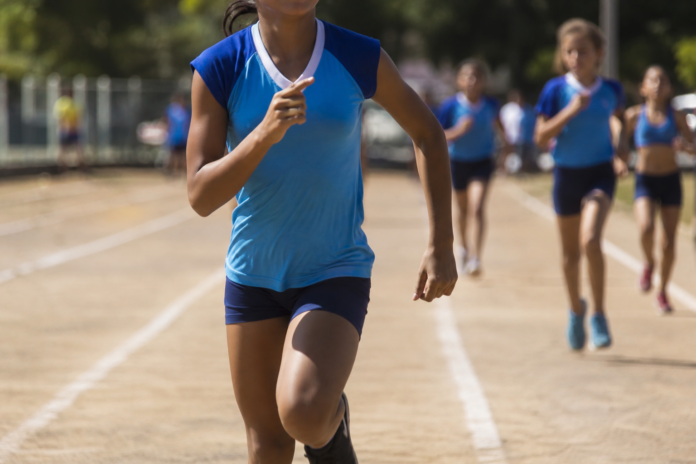 Mais de 400 crianças de Londrina participam de projeto de esporte e cidadania com apoio da Copel