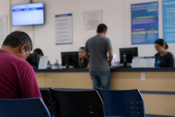 Guaíra abre vaga para atendimento, recepção e vendas