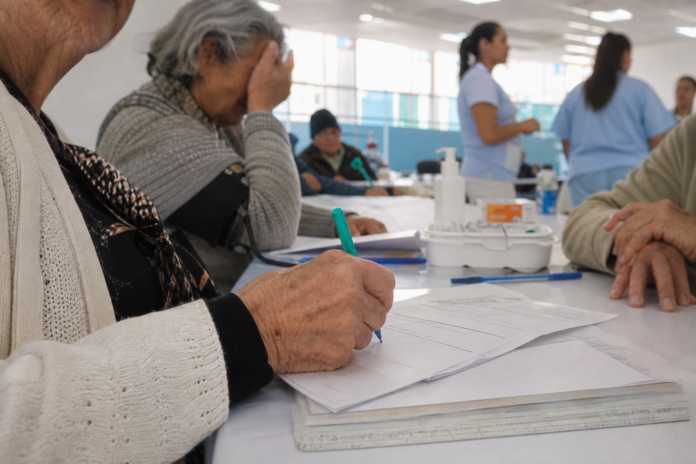 Unicentro abre 2 vagas com bolsa para trabalhar com idosos em Guarapuava