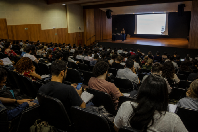 Toledo recebe semana de secretariado com foco em comunicação