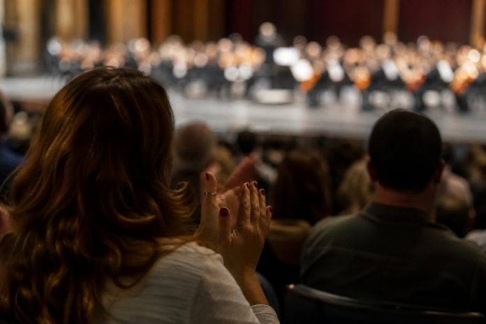 Orquestra traz Michael Jackson ao Teatro UP Experience em Curitiba no dia 22