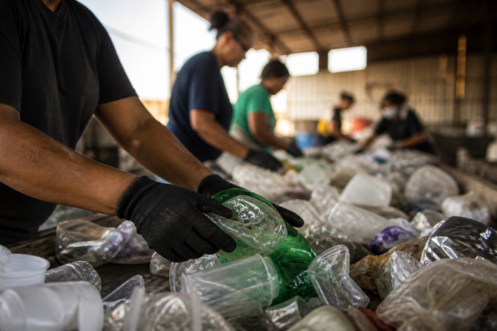 Centro Social Urbano oferece oficina de educação ambiental com atividades de reciclagem