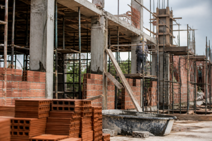 Francisco Beltrão tem 996 obras de construção ativas, casarões dominam