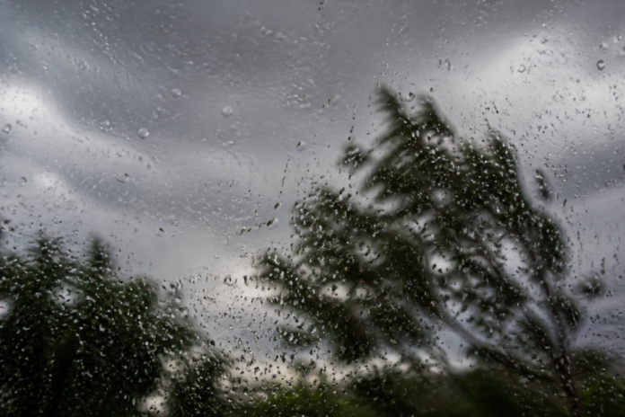 Maringá em alerta severo para temporal com vento acima de 70 km/h e granizo