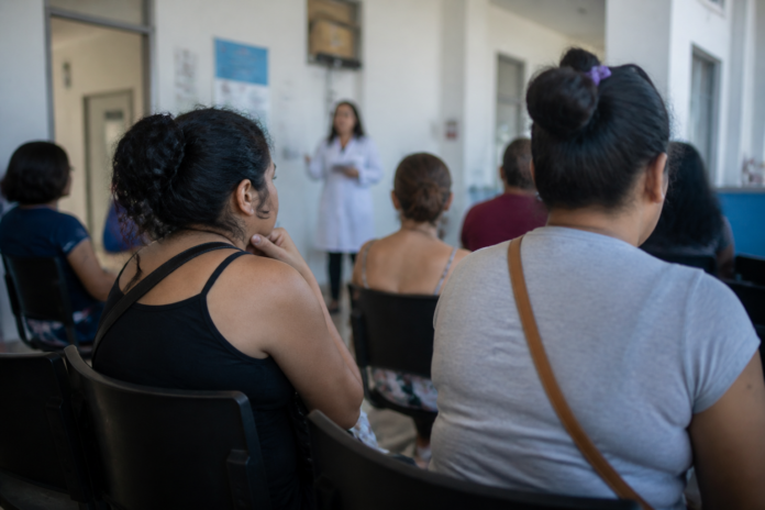ESF Cosmos oferece atendimento gratuito para mulheres cuidadoras em Curitiba