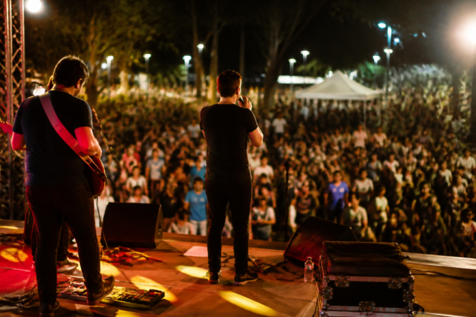 Henrique & Juliano toca em Paranaguá nesta sexta no Centro Histórico