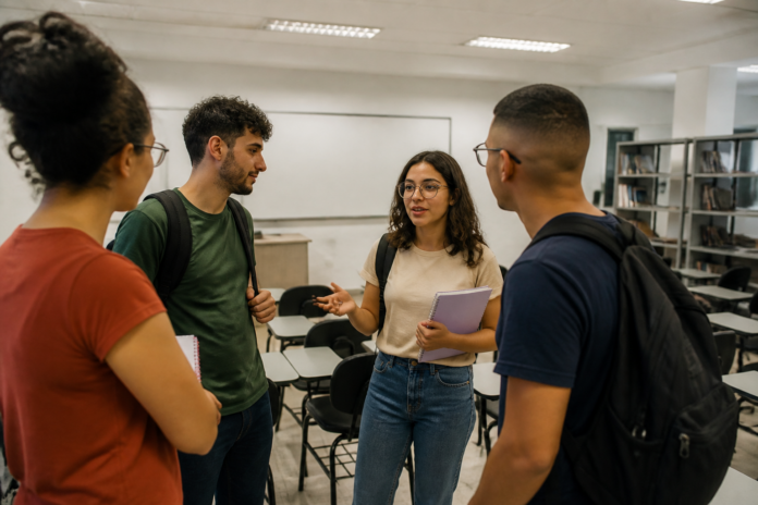 UNILA abre 3 vagas para professor: inscrições começam no fim de setembro