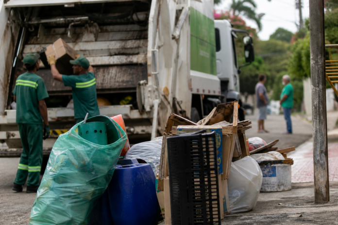 Pato Branco faz mutirão de limpeza no Alvorada contra o Aedes aegypti