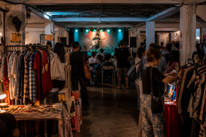 Lago Municipal de Toledo recebe debate sobre endividamento, música e brechó neste domingo