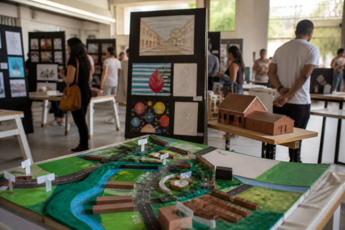 Paranavaí apresenta Mostra Cultural 2026 com trabalhos de alunos da rede municipal