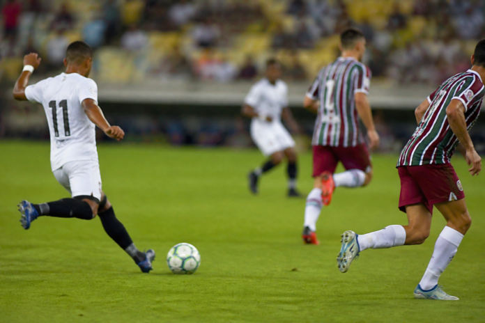 Kevin Viveros estreia pela seleção da Colômbia em amistoso contra o México