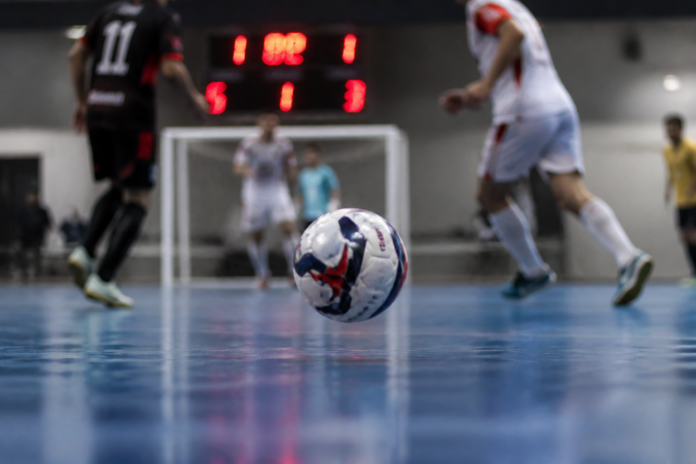 Futsal movimenta o Ginásio Robinson Reis nesta segunda com três partidas