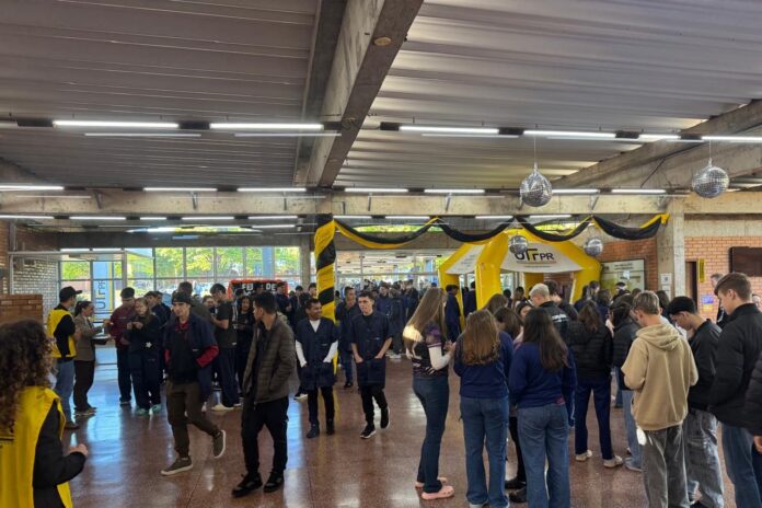 Feira de Profissões da UTFPR em Medianeira atrai 3 mil estudantes