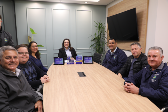 Pinhais recebe prêmio de Cidade Empreendedora do Sebrae