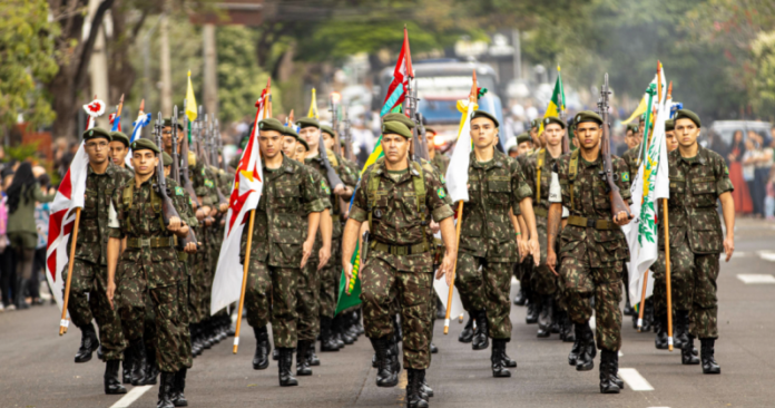 Desfile de 7 de Setembro reúne 37 instituições em Paranavaí: confira o trajeto