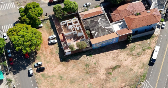 Paranavaí abre estacionamento gratuito com 90 vagas perto do Terminal Urbano