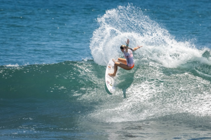Luara Mandelli conquista bronze no Mundial Júnior e faz história para o Brasil