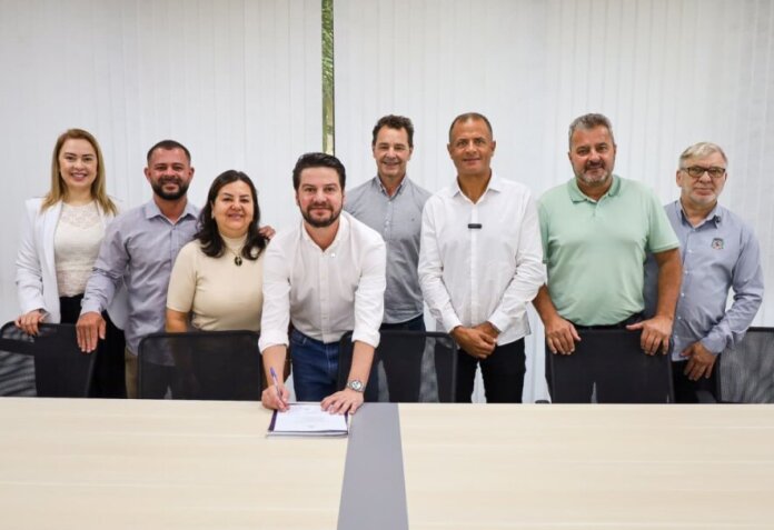 Arapongas investe R$ 100 milhões em obras e shows grátis para aniversário de 79 anos