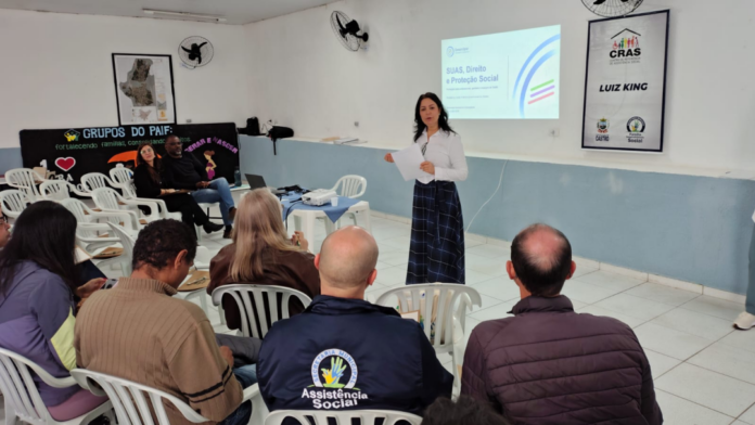 Castro inicia capacitação de 100 horas para profissionais da assistência social