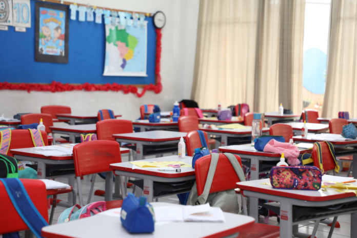 Pinhais abre inscrições para creches e escolas em tempo integral