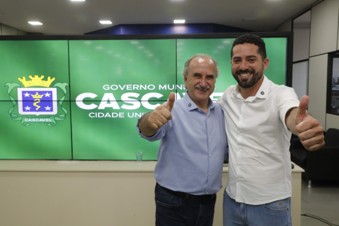 Tiago Almeida assume Prefeitura de Cascavel, Renato Silva volta em 5 de outubro