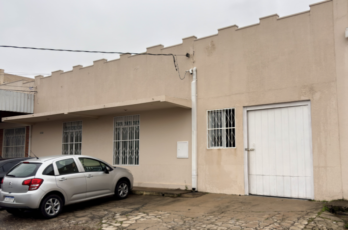 Farmácia Jeová Ribeiro reabre na quinta em endereço temporário em Castro
