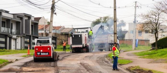 Avenida Nossa Senhora Aparecida inicia troca de asfalto em Fazenda Rio Grande