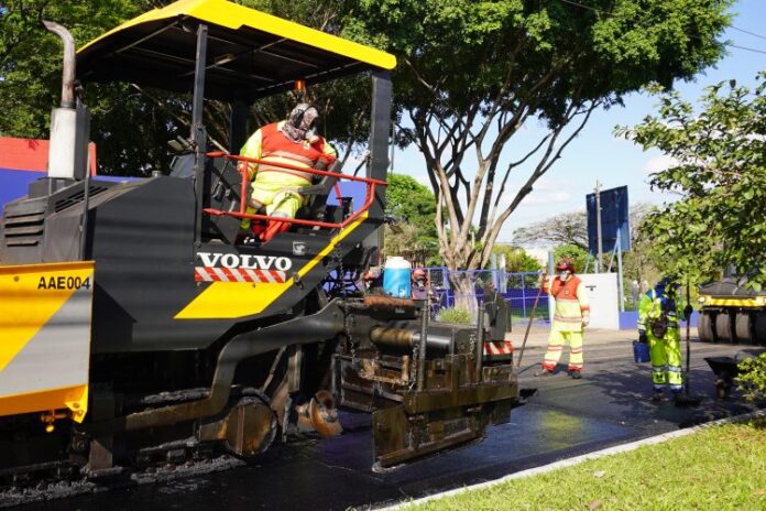 Avenida da Liberdade recebe asfalto novo; obra deve terminar na próxima semana