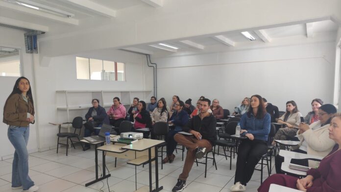 Pato Branco treina 30 servidores em boas práticas na manipulação de alimentos