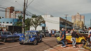 Exposição de carros antigos no Cultura na Praça, em São José dos Pinhais