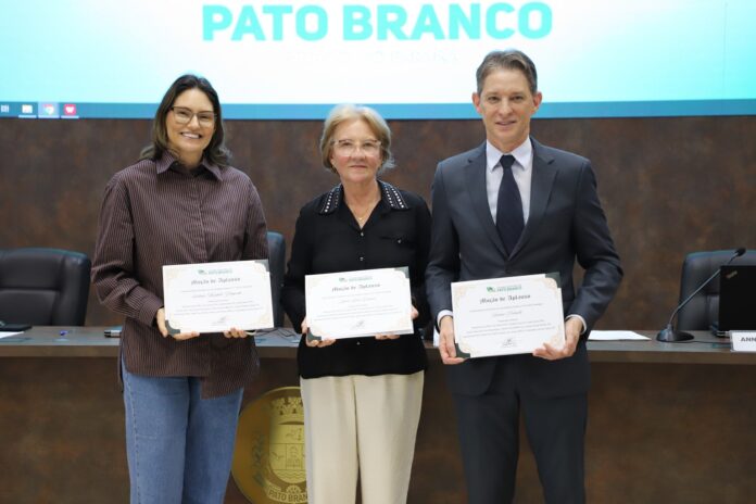 Homenageados com Moção de Aplauso na sessão da Câmara Municipal de Pato Branco