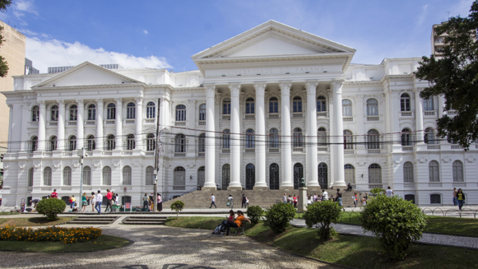 Curitiba reúne universidades para criar vagas de estágio para estudantes com deficiência