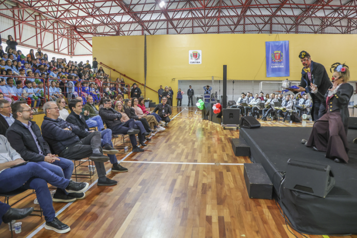 Circo da Fabulosa Família FunFarra passa por dez regionais de Curitiba até 19 de outubro